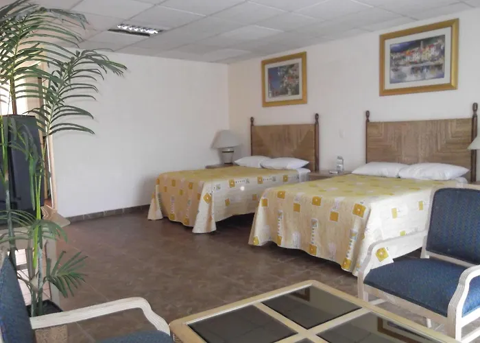Plaza Los Arcos Hotel 2*